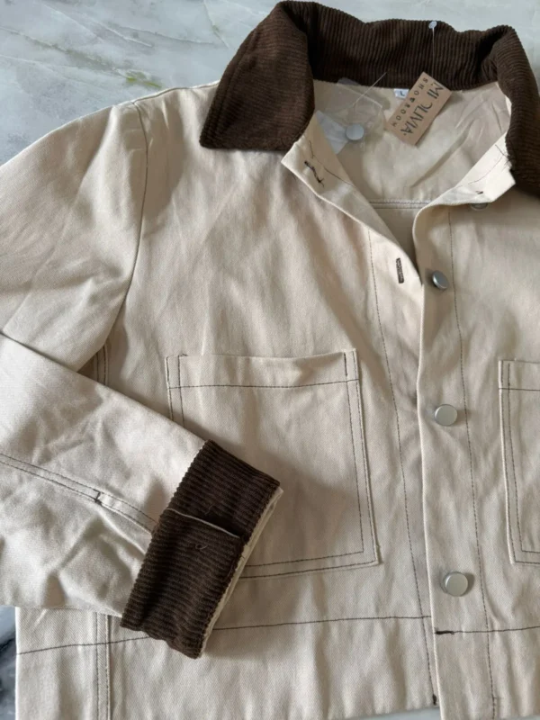 WhatsApp Image 2026-03-11 at 11.52.49 Chaqueta Gabardina Corderoy