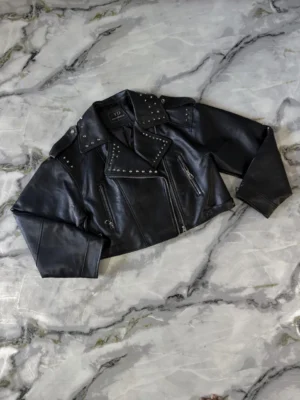 Campera Eco Cuero con Tachas