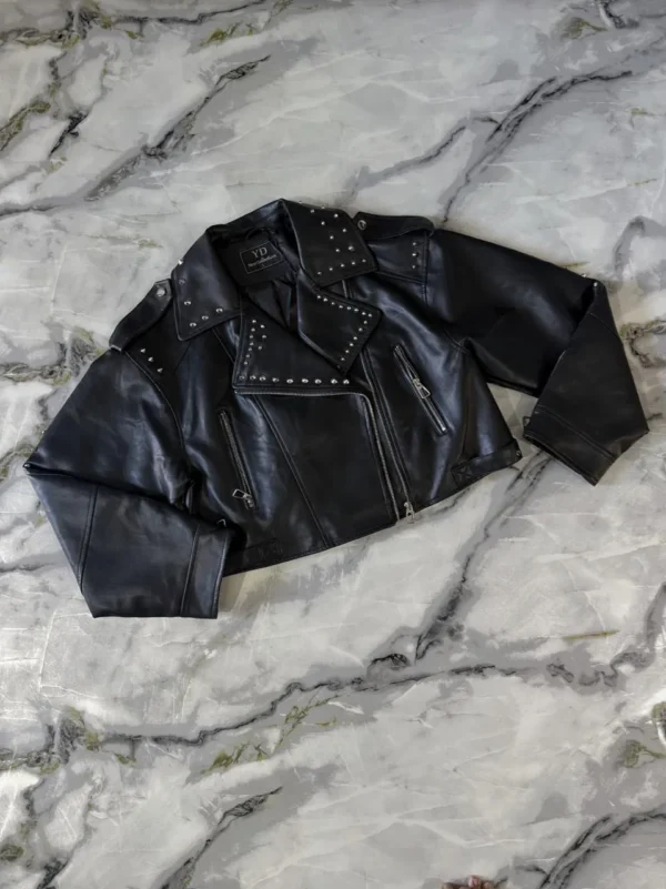 Campera Eco Cuero con Tachas